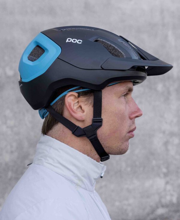Kask POC AXION SPIN 10732_1022 roz. M/L